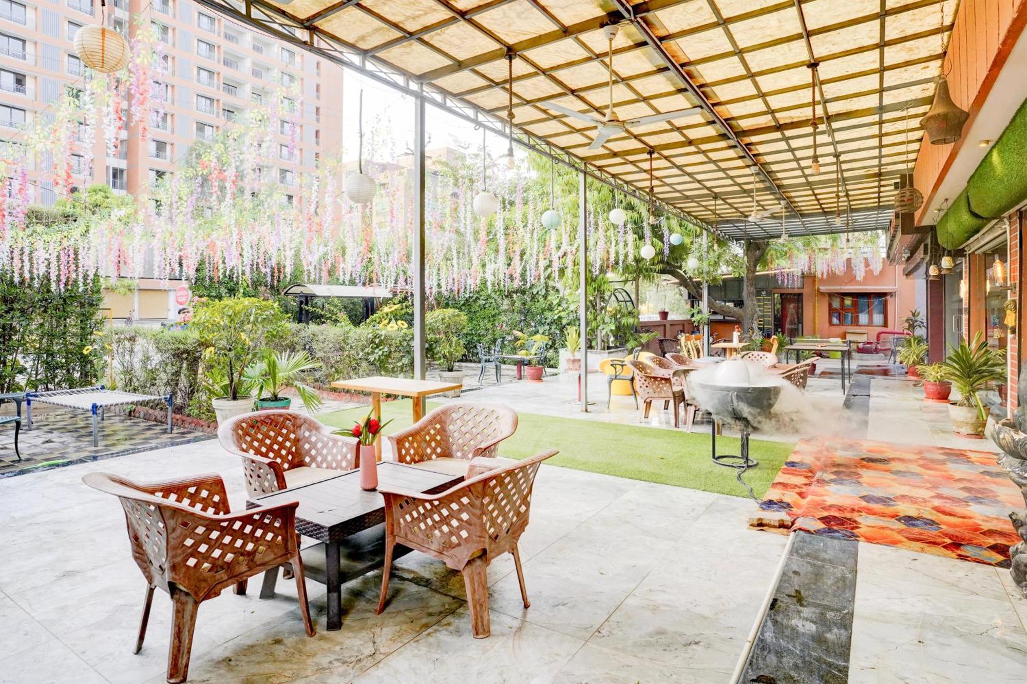 Palette- Siddharth Inn Гандинагар Экстерьер фото
