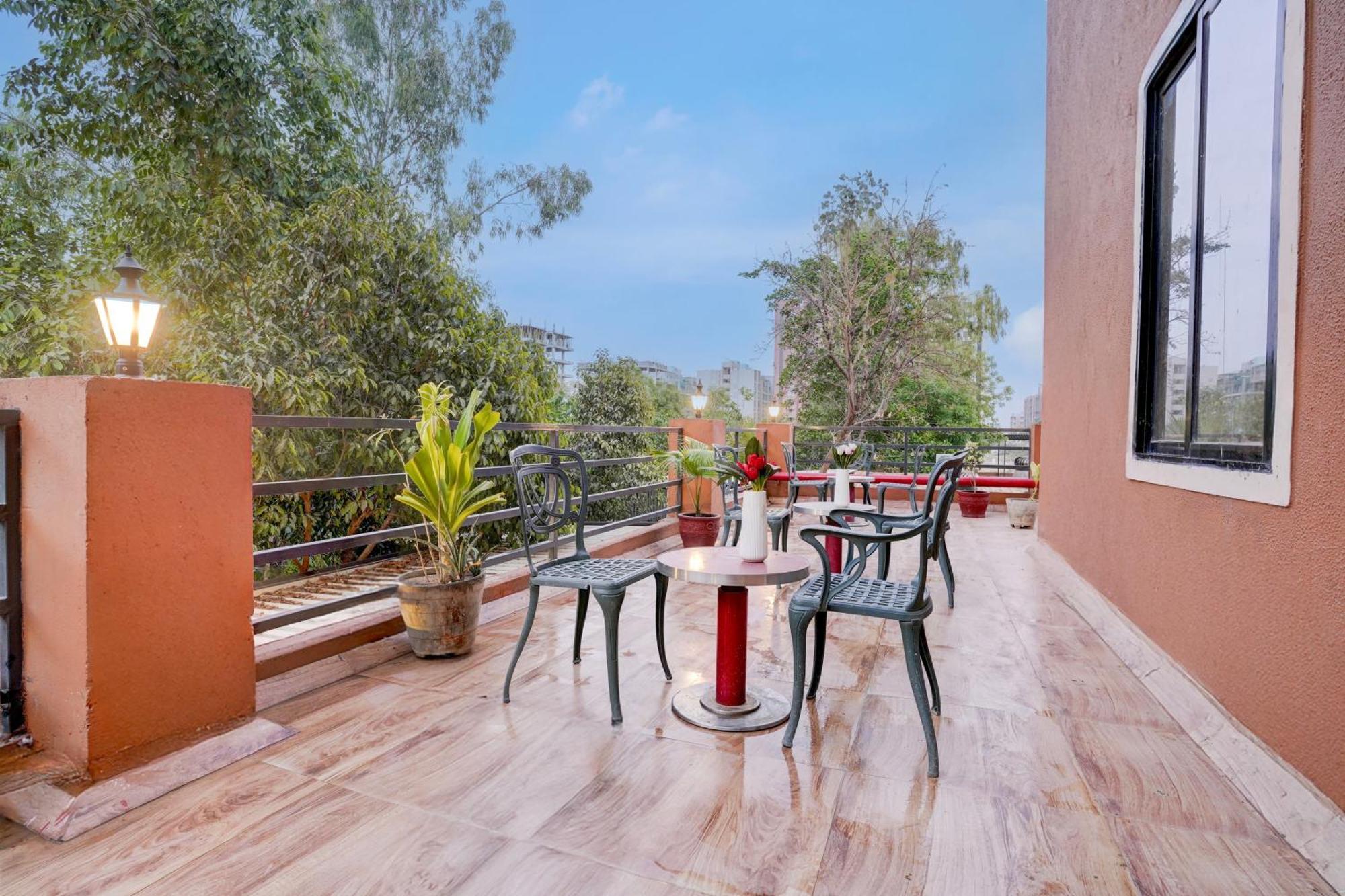Palette- Siddharth Inn Гандинагар Экстерьер фото