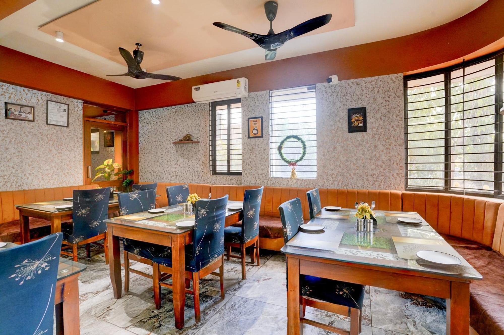Palette- Siddharth Inn Гандинагар Экстерьер фото