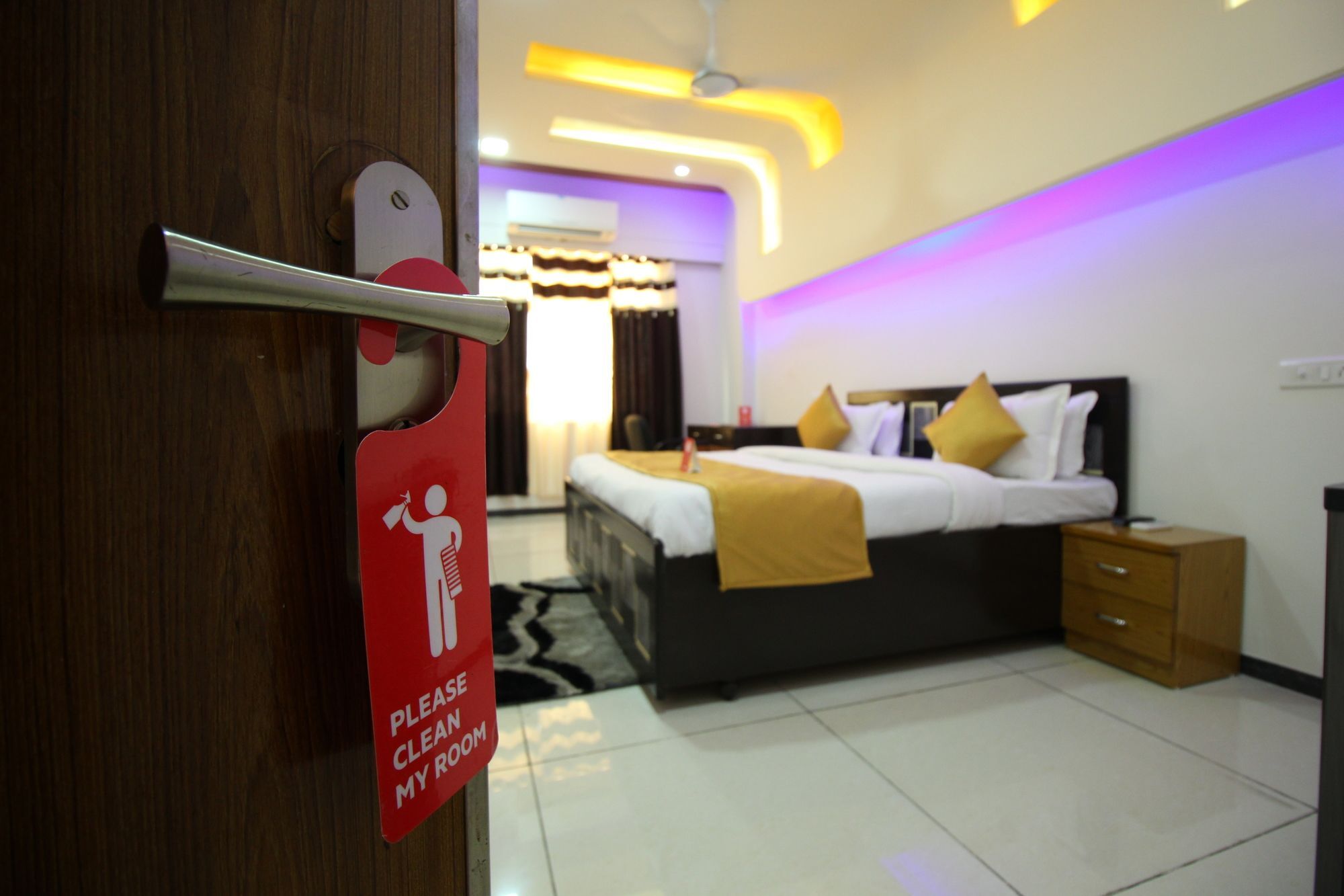 Palette- Siddharth Inn Гандинагар Экстерьер фото