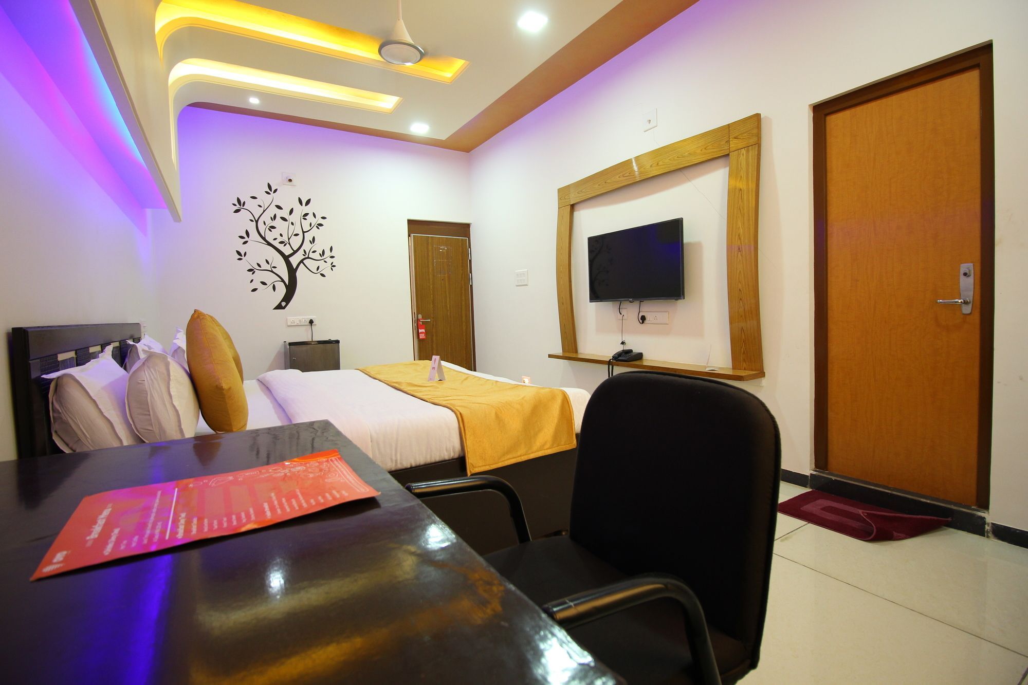 Palette- Siddharth Inn Гандинагар Экстерьер фото