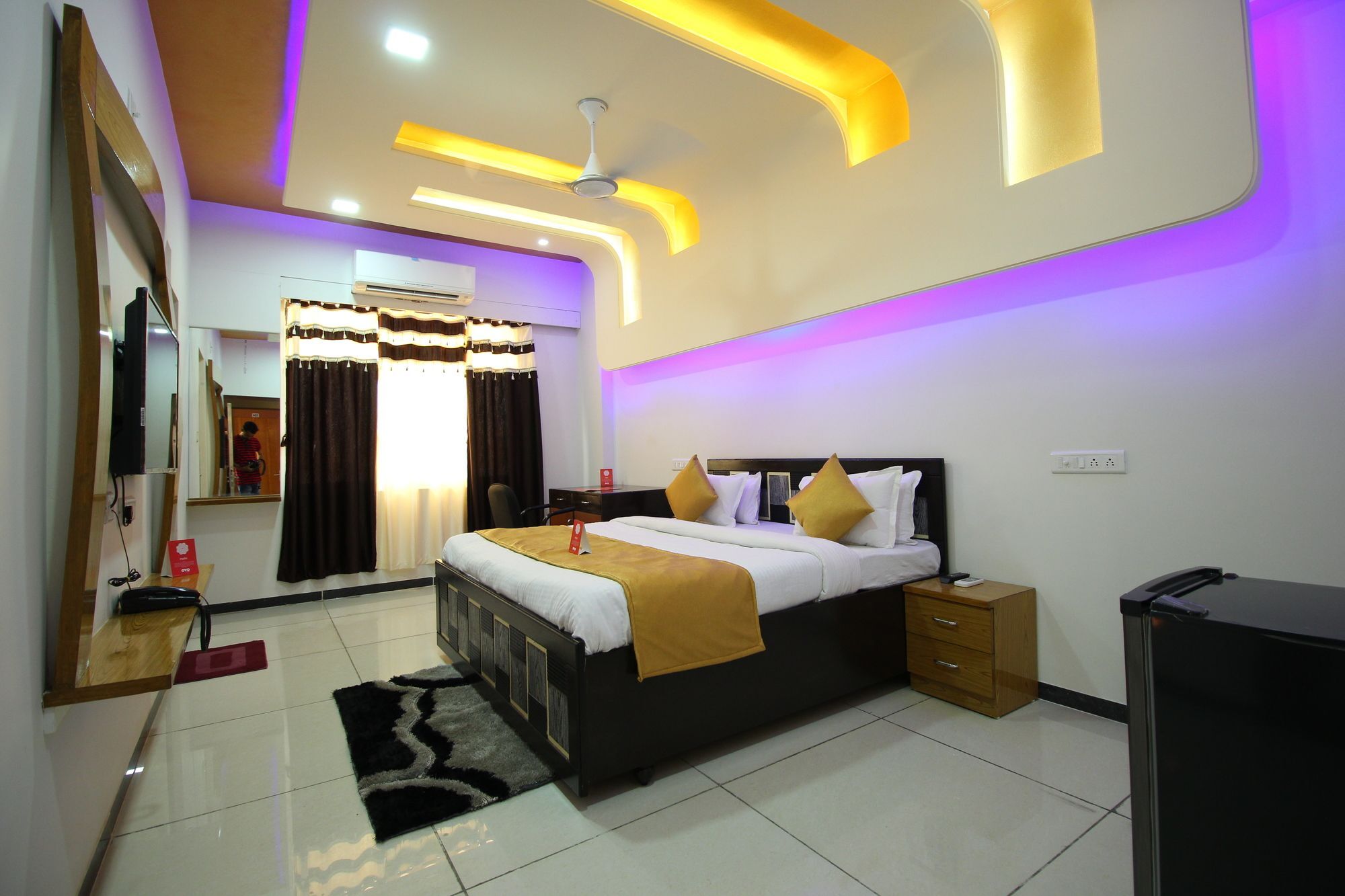 Palette- Siddharth Inn Гандинагар Экстерьер фото