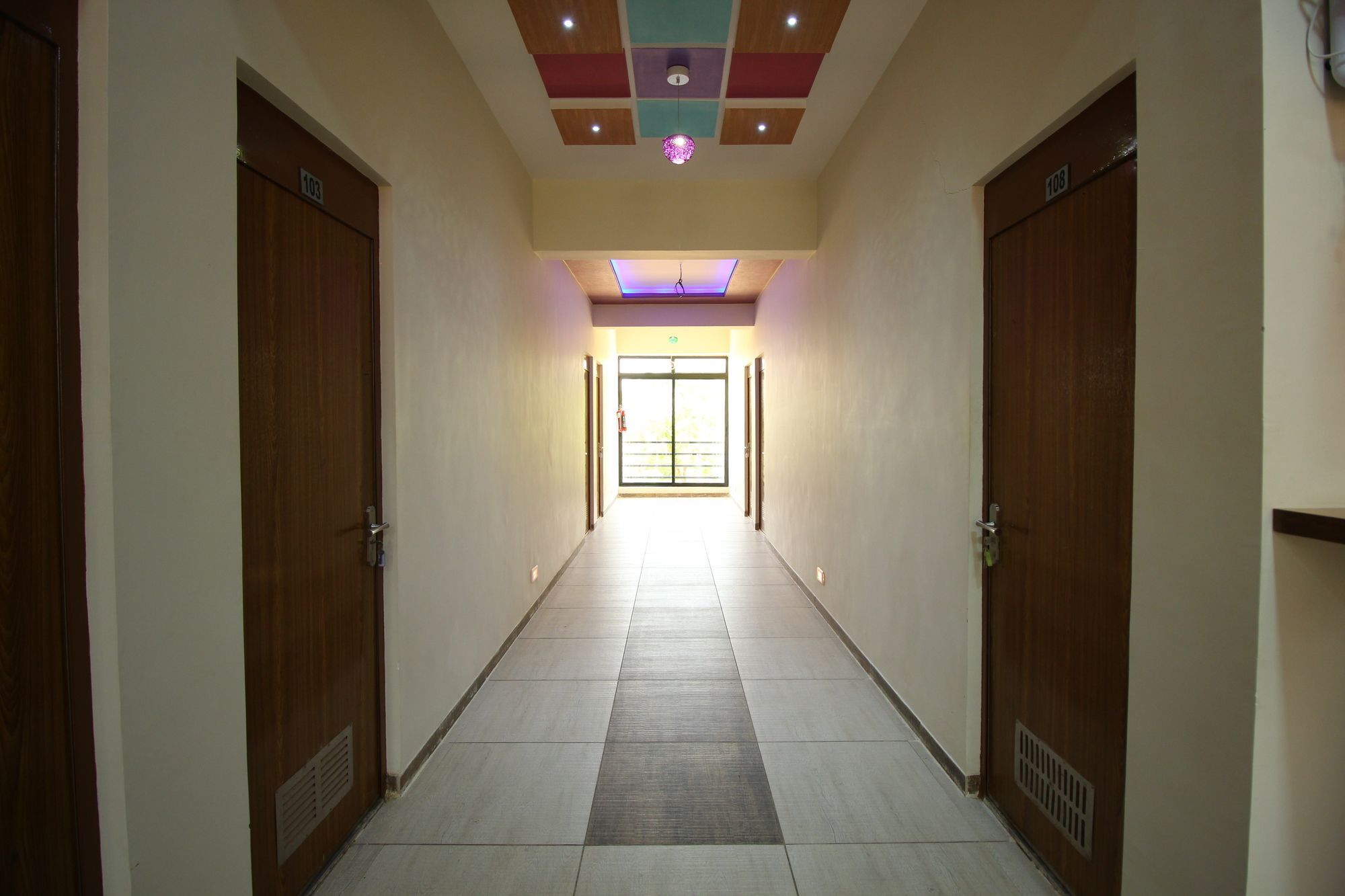 Palette- Siddharth Inn Гандинагар Экстерьер фото